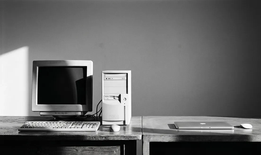 Vergleich veraltete und moderne Website – KI-generiertes Bild